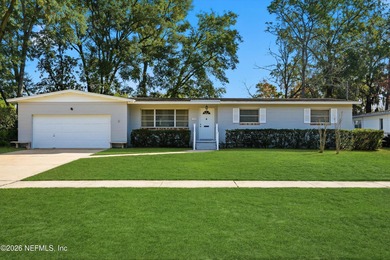 St. Johns River Home Active Under Contract in Jacksonville Florida