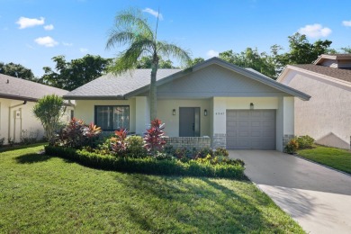 (private lake, pond, creek) Home For Sale in Boynton Beach Florida