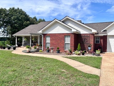 Welcome to 602 McCormick Road, a beautiful 4 bedroom, 2.5 bath - photo 6