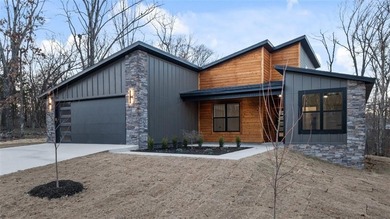 Lake Loch Lomond Home For Sale in Bella Vista Arkansas