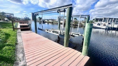Caloosahatchee River Home For Sale in North Fort Myers Florida