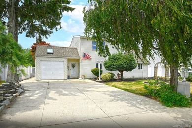 Welcome to this spacious five bedroom, three bath home - photo 3