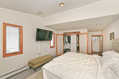 Welcome to this spacious five bedroom, three bath home - photo 6