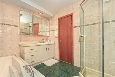 Welcome to this spacious five bedroom, three bath home - photo 9