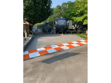 Pigeon River Lot For Sale in Townsend Tennessee