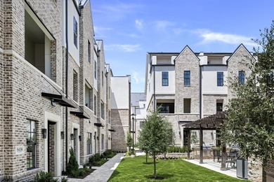 Lake Carolyn Townhome/Townhouse Active Under Contract in Irving Texas