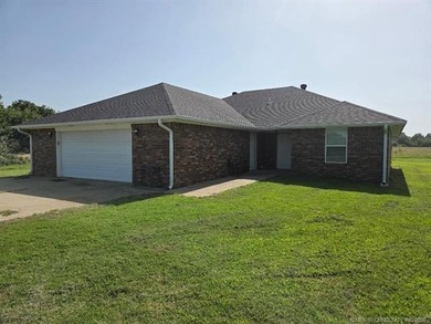 A rare find is this lovely and secluded 3BD/3BA home on 25+/- - photo 1