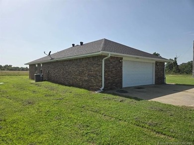 A rare find is this lovely and secluded 3BD/3BA home on 25+/- - photo 3