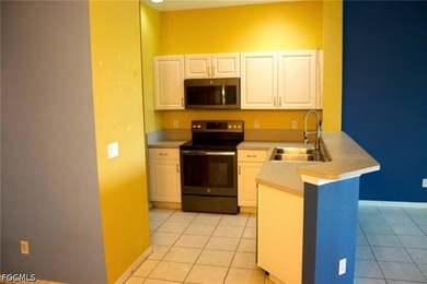 Welcome to this beautifully maintained second-floor 3-bedroom - photo 4