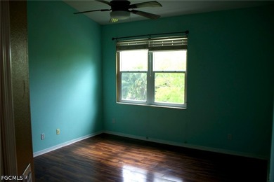 Welcome to this beautifully maintained second-floor 3-bedroom - photo 10