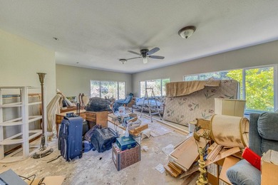 Offered for the first time in its history, this extraordinary 38 - photo 11