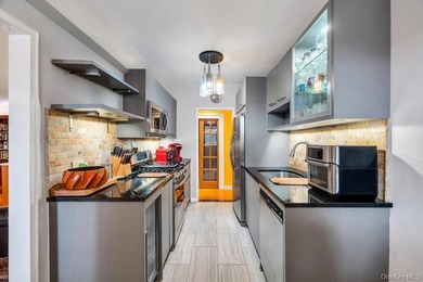Welcome to 162-41 Powell's Cove Boulevard, Apt 2J. A beautifully - photo 12