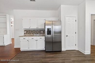 Move-in ready home in the heart of D'Iberville! This - photo 13
