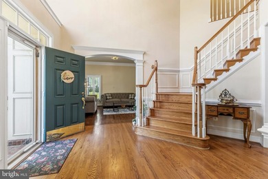 Welcome to this WONDERFUL Home in the PRESTIGIOUS Gated Golf - photo 13
