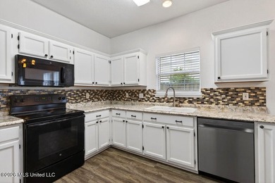 Move-in ready home in the heart of D'Iberville! This - photo 14