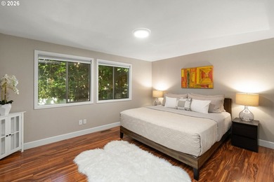 Minutes to downtown Lake Oswego. Boutique shopping, wine bars - photo 17