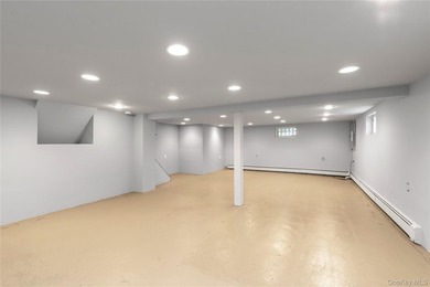 Welcome to this beautifully maintained split-level home located - photo 18