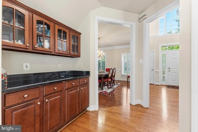 Welcome to this WONDERFUL Home in the PRESTIGIOUS Gated Golf - photo 18