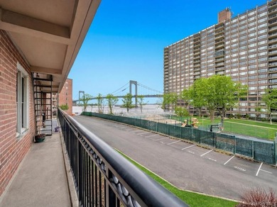 Welcome to 162-41 Powell's Cove Boulevard, Apt 2J. A beautifully - photo 19