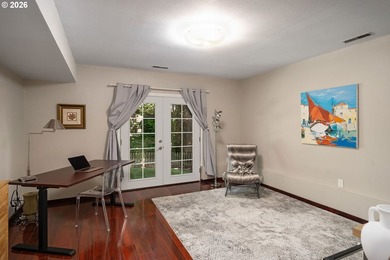 Minutes to downtown Lake Oswego. Boutique shopping, wine bars - photo 23