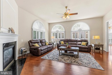 Welcome to this WONDERFUL Home in the PRESTIGIOUS Gated Golf - photo 24