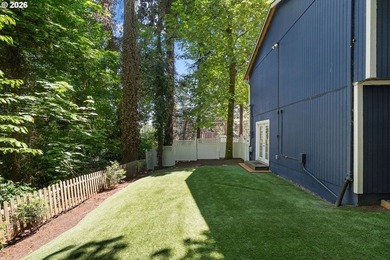 Minutes to downtown Lake Oswego. Boutique shopping, wine bars - photo 29