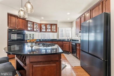 Welcome to this WONDERFUL Home in the PRESTIGIOUS Gated Golf - photo 29