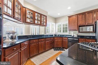 Welcome to this WONDERFUL Home in the PRESTIGIOUS Gated Golf - photo 30