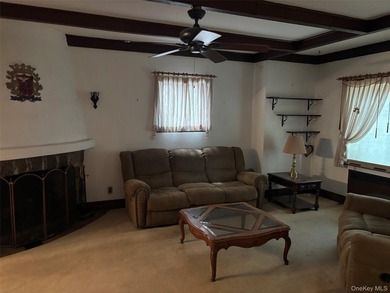 Welcome to this beautiful, detached Tudor styled home situated - photo 3