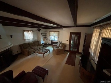 Welcome to this beautiful, detached Tudor styled home situated - photo 4