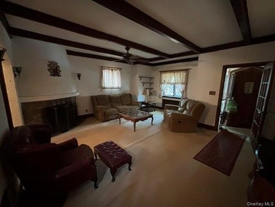 Welcome to this beautiful, detached Tudor styled home situated - photo 5
