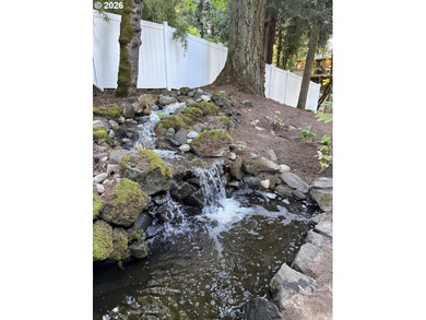 Minutes to downtown Lake Oswego. Boutique shopping, wine bars - photo 35