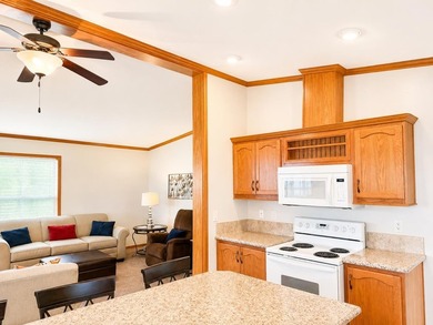 Experience lake life at its finest with this fully furnished 3 - photo 6