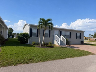 Welcome to this beautifully updated and meticulously maintained - photo 1