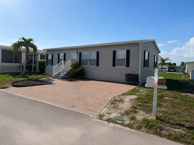Welcome to this beautifully updated and meticulously maintained - photo 2