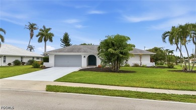 Welcome to this beautifully updated POOL HOME in the heart of SE - photo 4