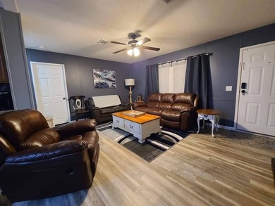 Welcome to this beautifully updated and meticulously maintained - photo 4