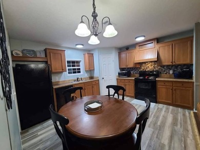 Welcome to this beautifully updated and meticulously maintained - photo 6