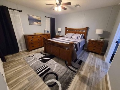 Welcome to this beautifully updated and meticulously maintained - photo 8