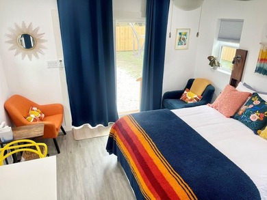 Welcome to this charming, fully furnished tiny home currently - photo 6