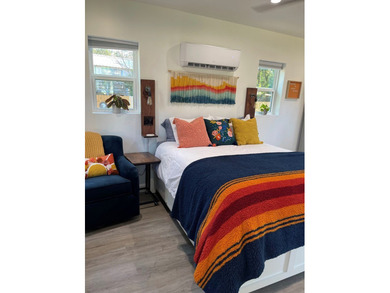 Welcome to this charming, fully furnished tiny home currently - photo 9
