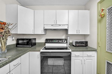Beautiful and spacious 2-bedroom, 2-bath corner unit now - photo 12