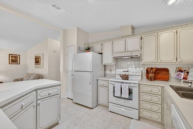 Welcome to your private retreat in the heart of The Villages - photo 16