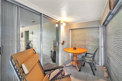 Beautiful and spacious 2-bedroom, 2-bath corner unit now - photo 17