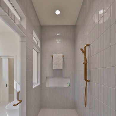 ONE MONTH OUT!! Brand-new luxury construction in the prestigious - photo 18