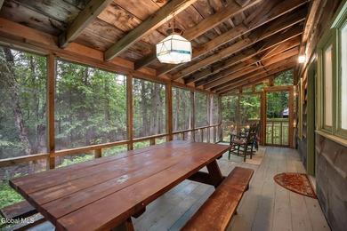 OPEN HOUSE 07/25 12:30 - 2:30PM Tucked away in the heart of the - photo 22