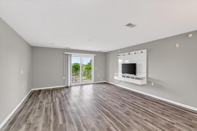 Welcome to easy living at a quiet condo community in the heart - photo 9