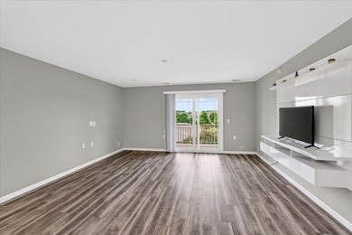 Welcome to easy living at a quiet condo community in the heart - photo 10