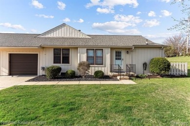 Lake Condo For Sale in South Lyon, Michigan