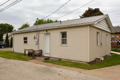 Mississippi River Home For Sale in Prairie Du Chien Wisconsin